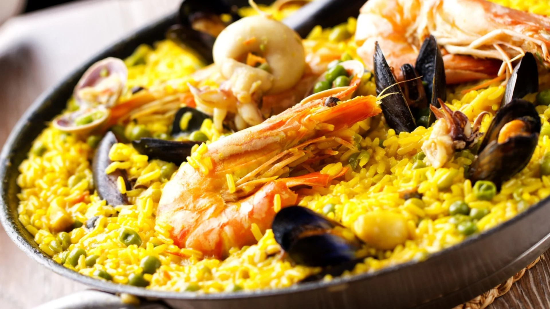 Знаете ли вы, как следует готовить рис для паэльи?