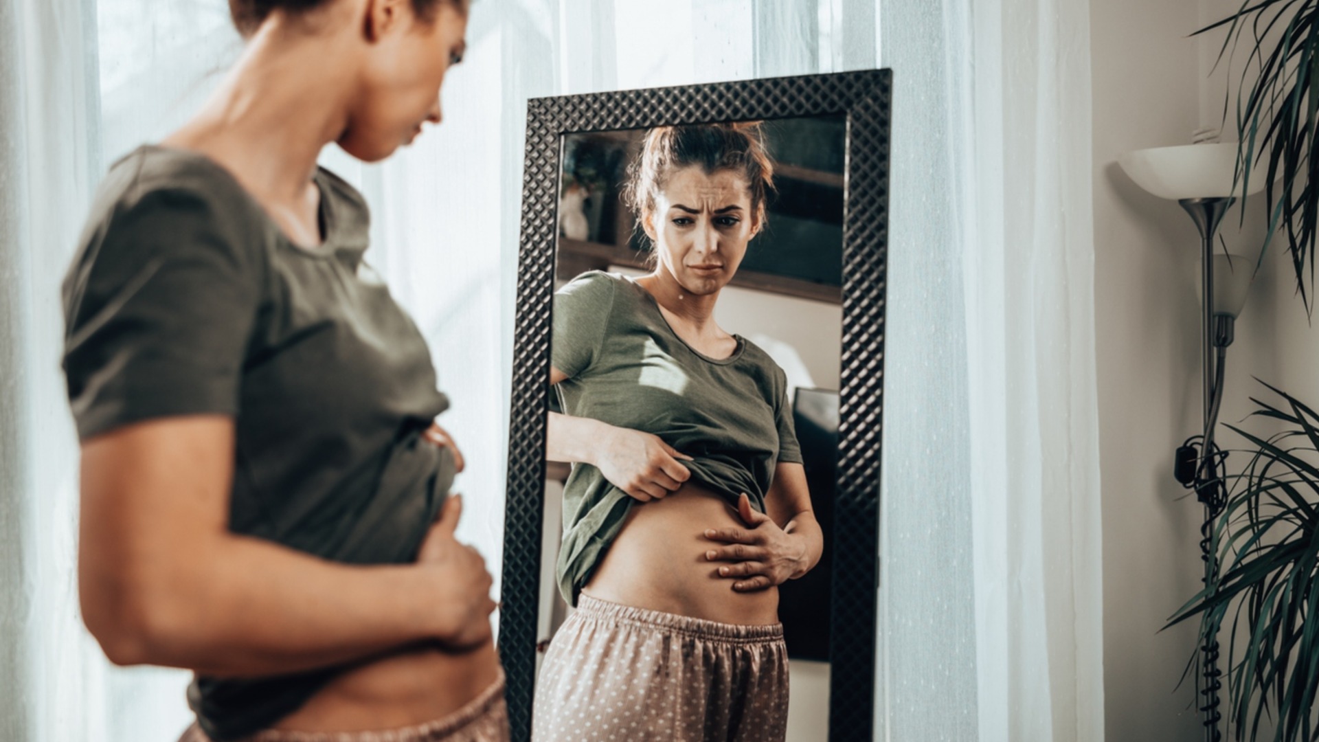 Попрощайтесь с раздутым животом, выпивая это каждый вечер.