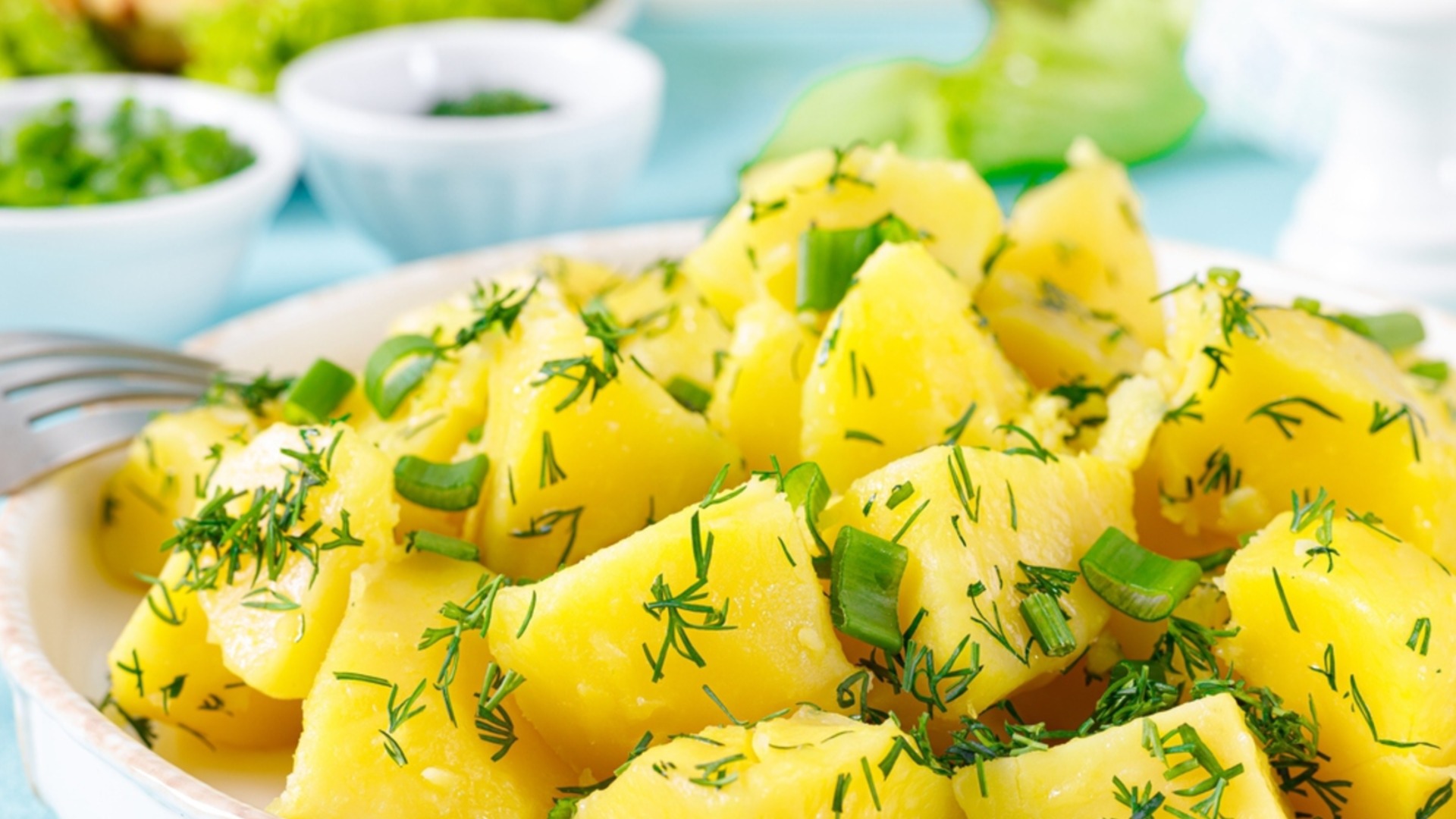 Положите эту специю в воду, чтобы отварить картофель, и он станет намного вкуснее.