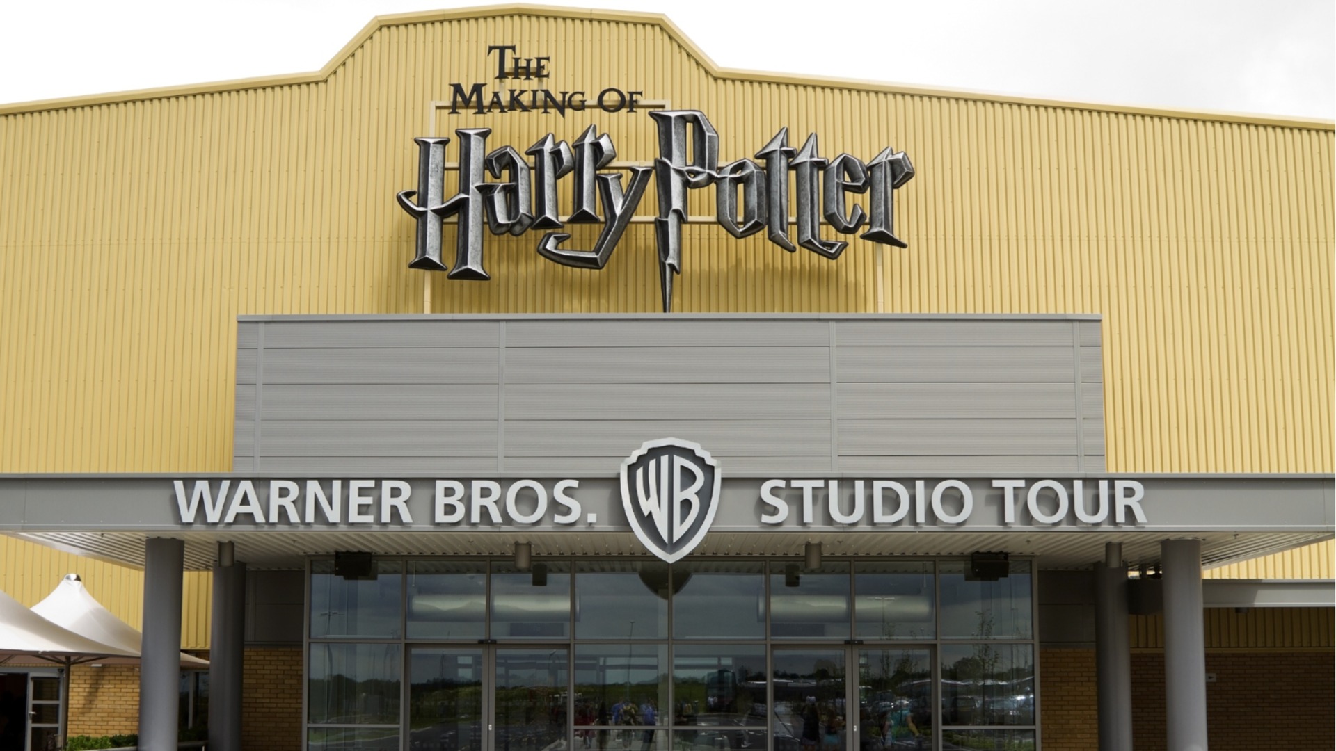 Эффектный поворот: Netflix выходит из сделки с Warner Bros., еще одно предложение оказывается неотразимым