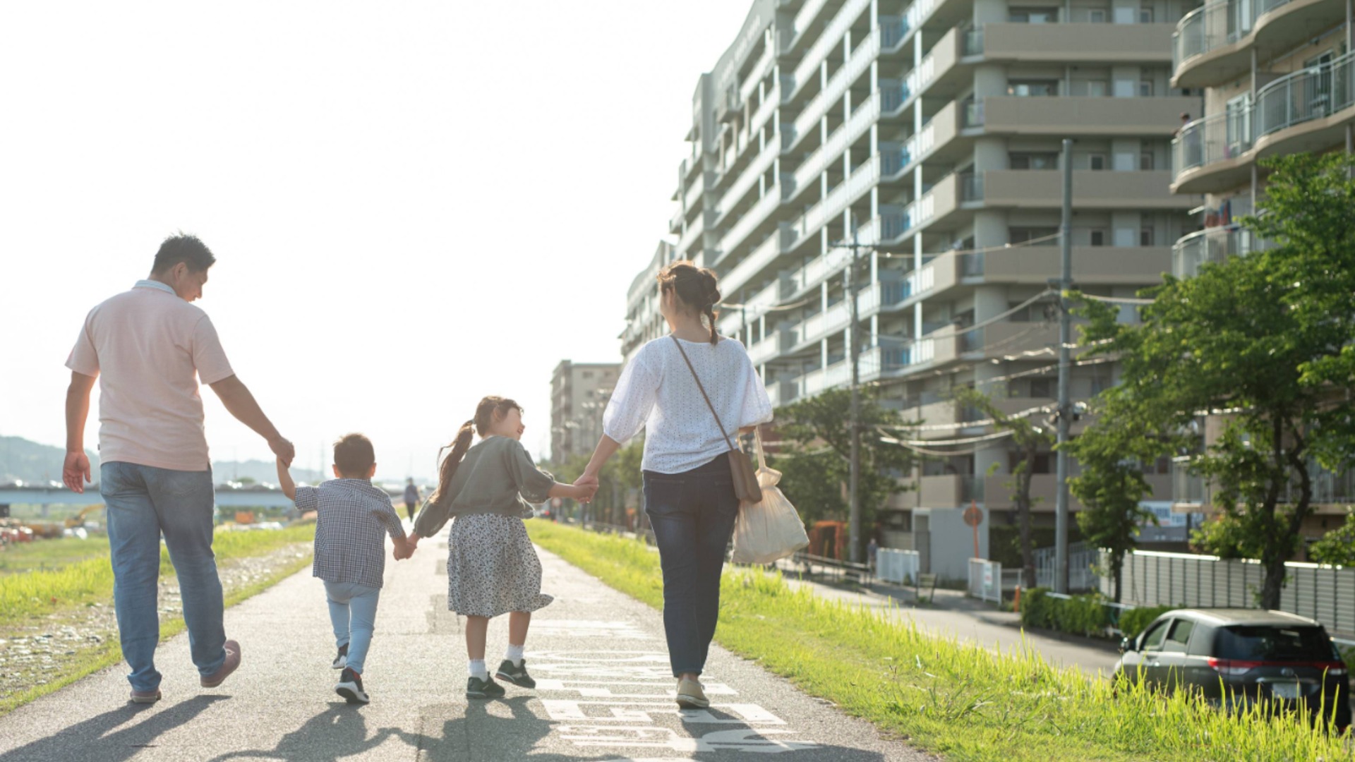 У КНСБ есть идея: Государство должно выплатить жилищные кредиты семьям с детьми