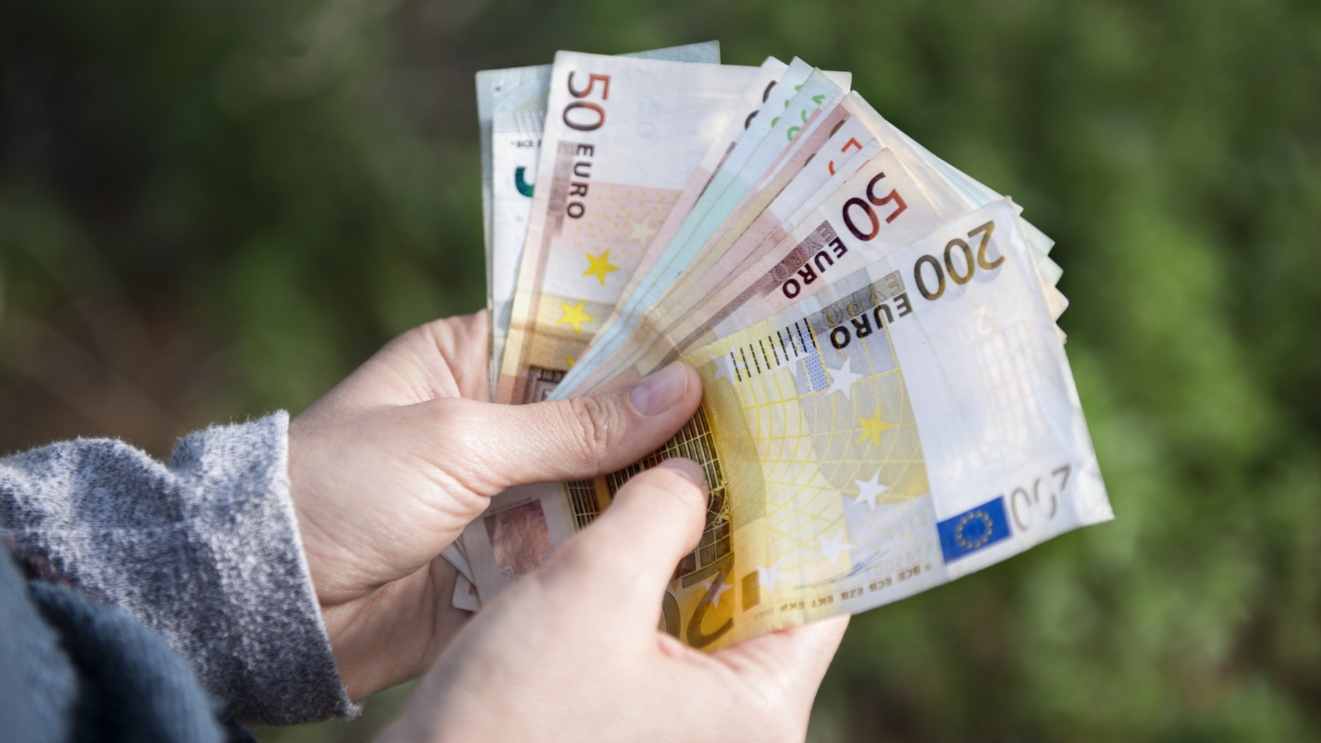 Государство против частного сектора и кто зарабатывает больше: бизнес и профсоюзы в ссоре