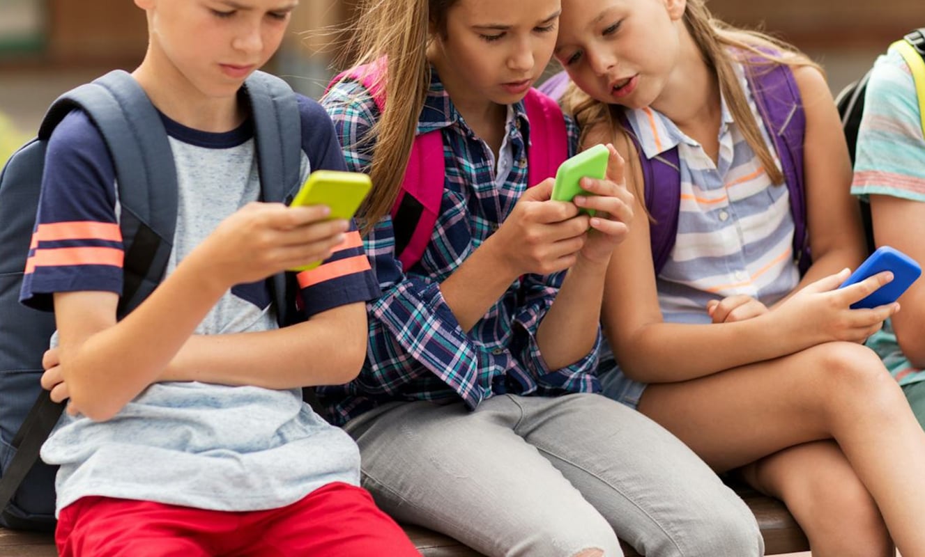 Португалия запрещает детям до 16 лет доступ к социальным сетям, но есть исключение