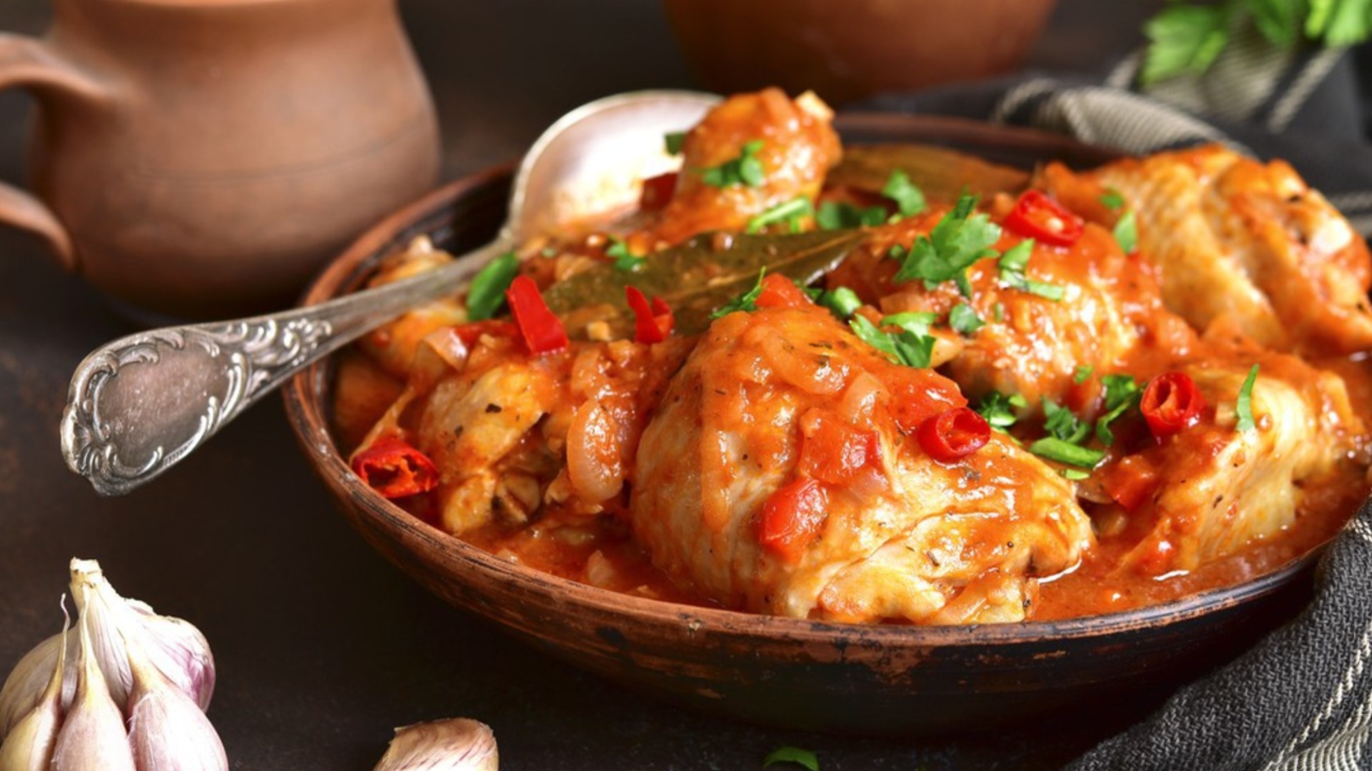 Куриное филе со сметаной в духовке: Рецепт, который станет настоящим спасением для каждой занятой хозяйки.