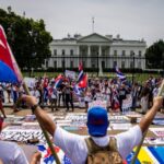 США запретили осажденной Кубе получать российскую нефть, несмотря на то, что на остров направляются два танкера