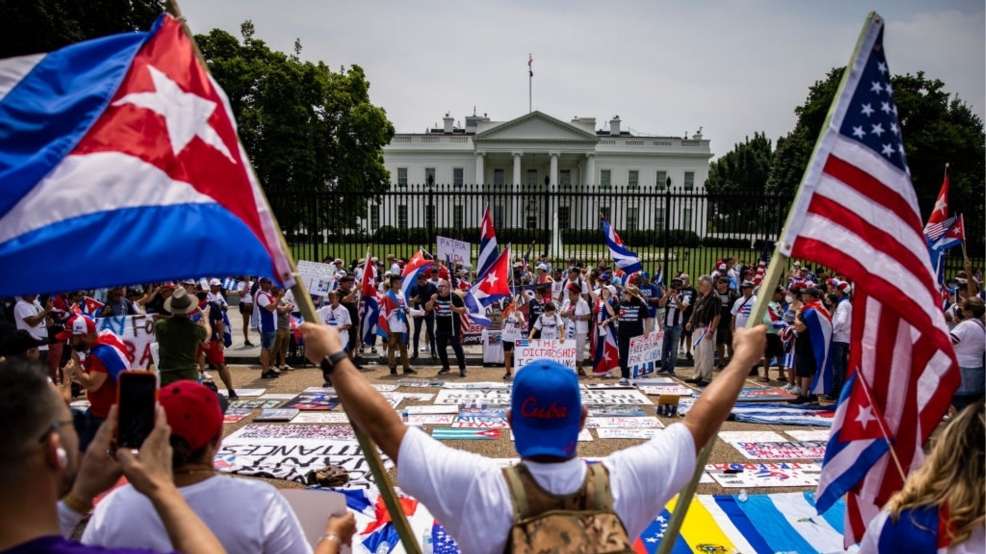 США запретили осажденной Кубе получать российскую нефть, несмотря на то, что на остров направляются два танкера