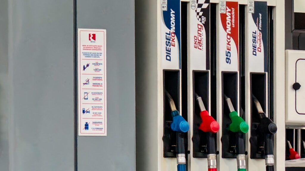 Компенсация высоких цен на топливо: Бум претендентов в первые часы