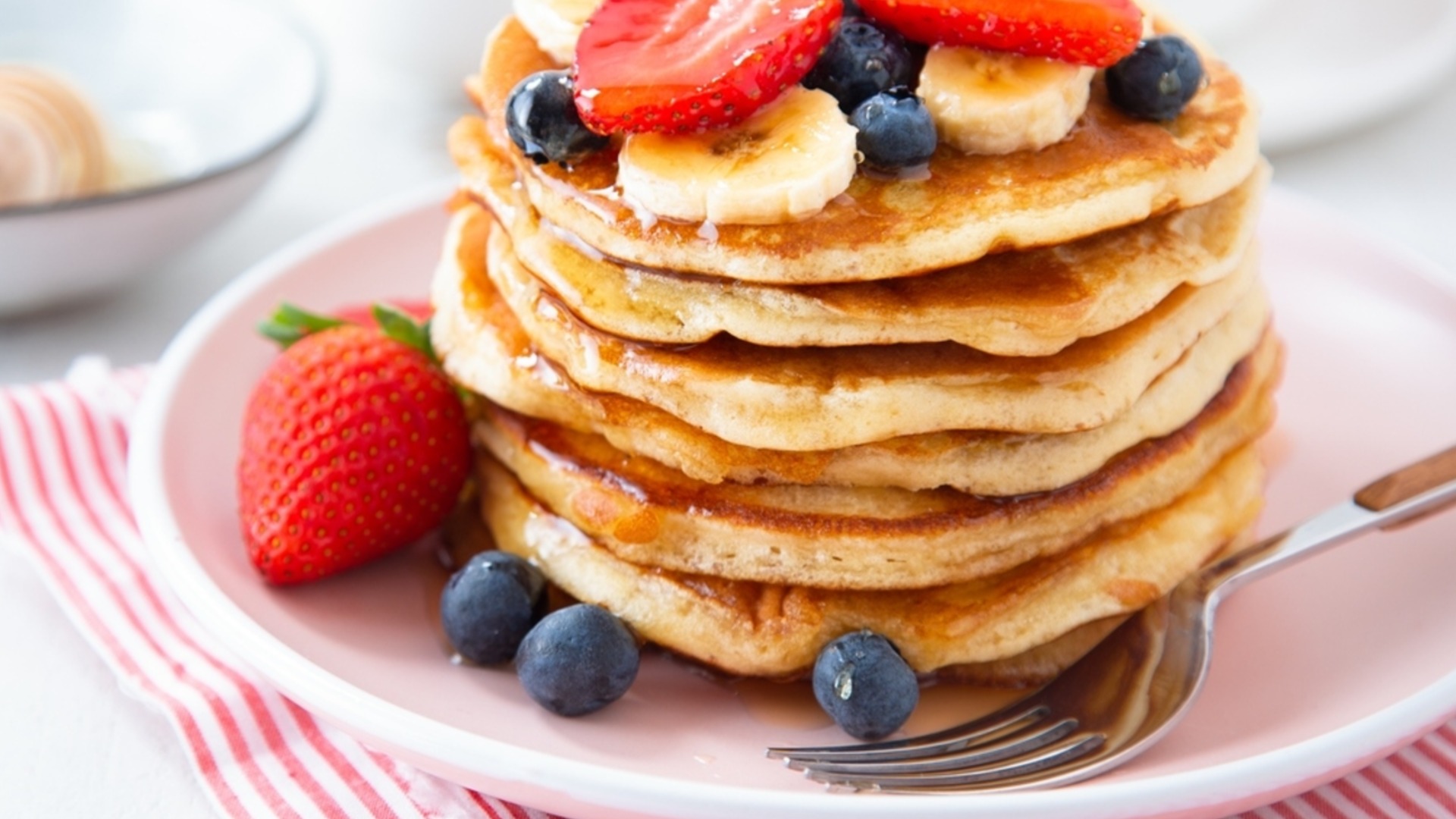 Пушистые как облако: уникальные блины, для набухания которых нужен всего один ингредиент.