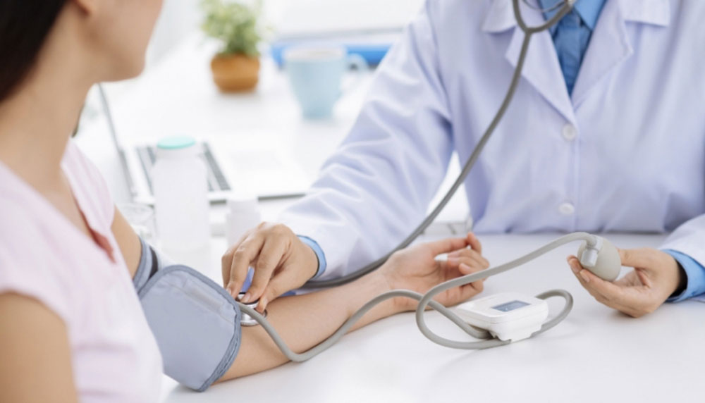 Как действовать пациенту, если ему отказывают в бесплатном лечении