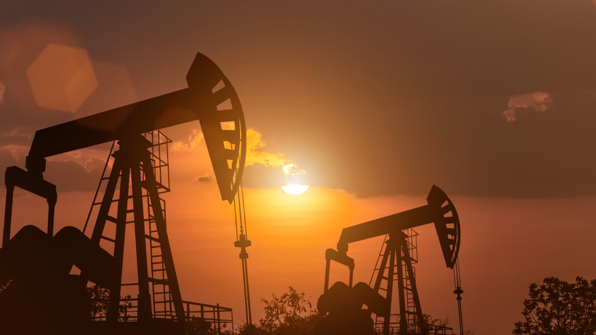 Хорошие новости, плохие новости: цена на нефть задается вопросом, что делать (ВИДЕО)