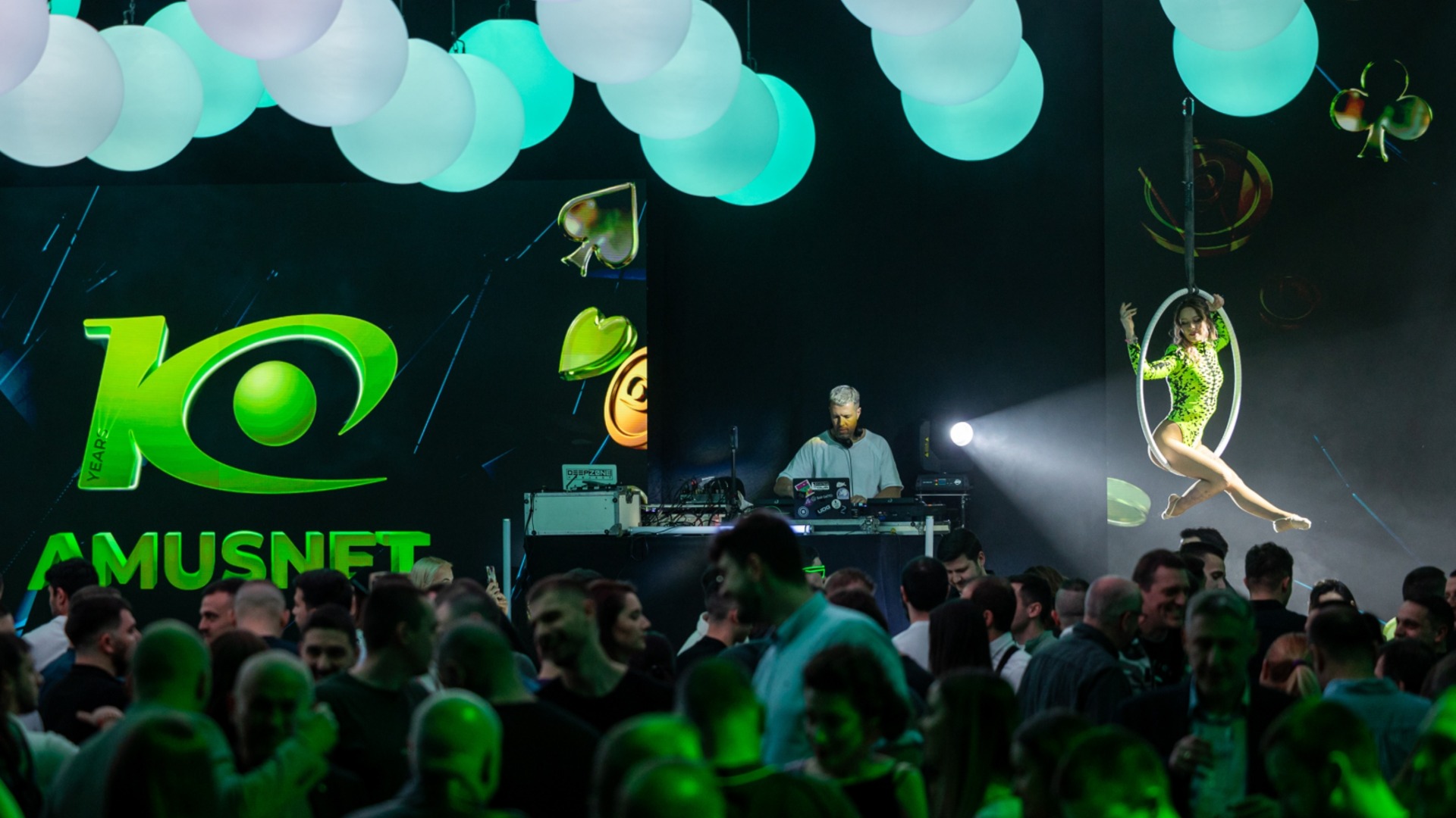 Amusnet отпраздновал свое 10-летие с легендой Любо Ганевым и вдохновляющей вечеринкой