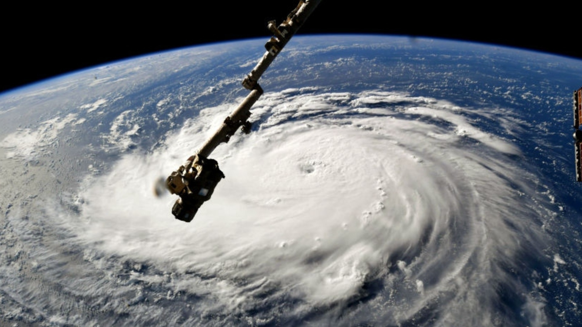 Турция лижет косточки из-за спутников в космосе: с кем она ведет переговоры?