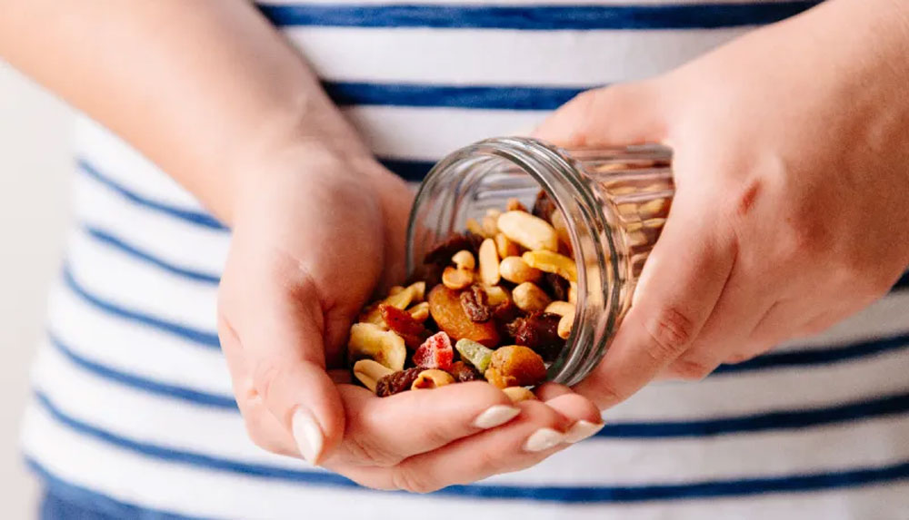 5 перекусов перед сном, поддерживающих метаболизм после 55 лет