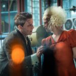 «Невеста!» ОБЗОР Джесси Бакли взяла на себя великолепный визуально фильм, но он задушен излишеством, тональной путаницей и сценарием, который не знает, чего хочет.