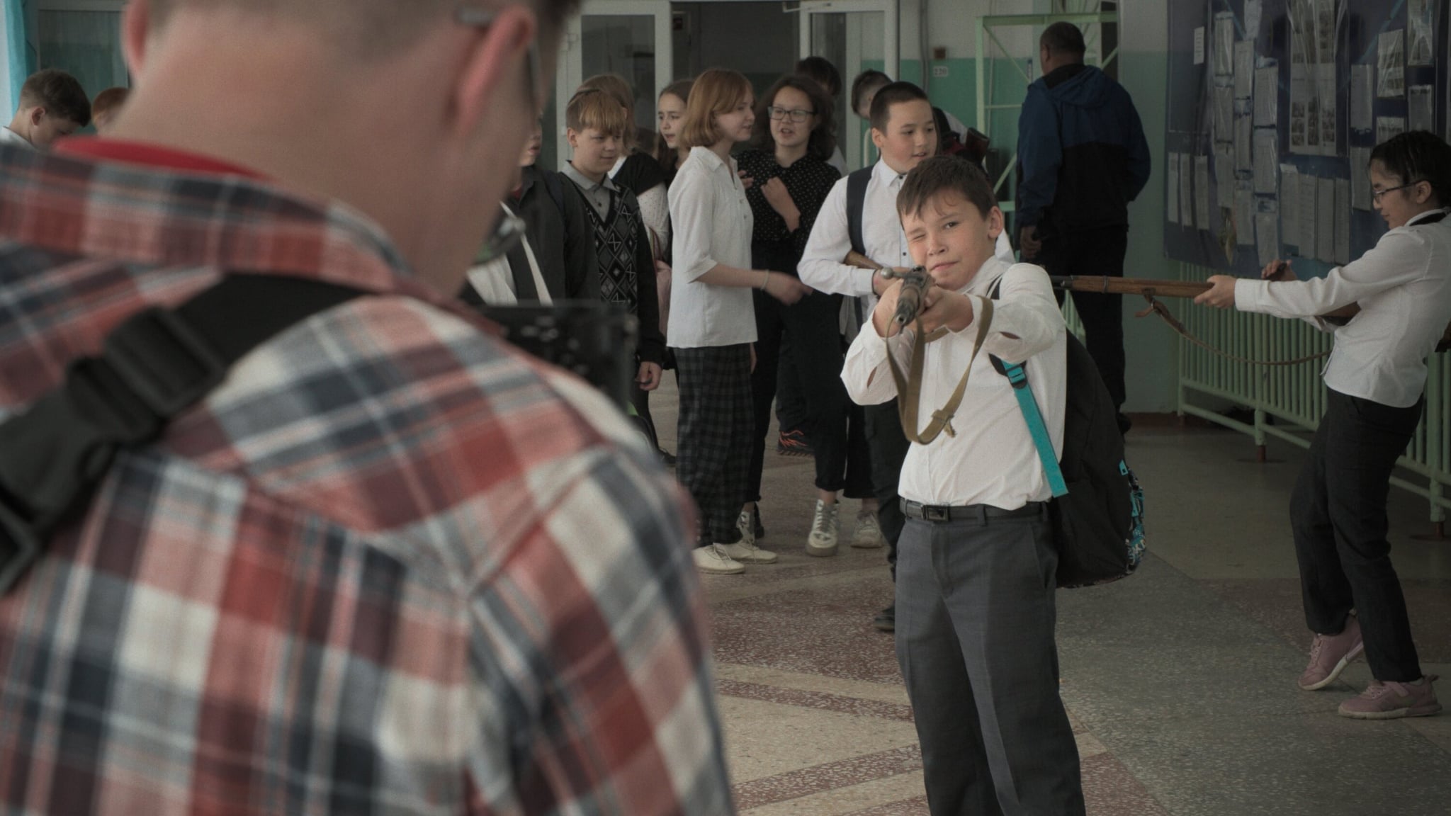 Агрессивная пропутинская пропаганда, тайно снятая в одной из российских школ, стала предметом документального фильма. Как фильм «Погребение демократии» стал лауреатом премии Bafta