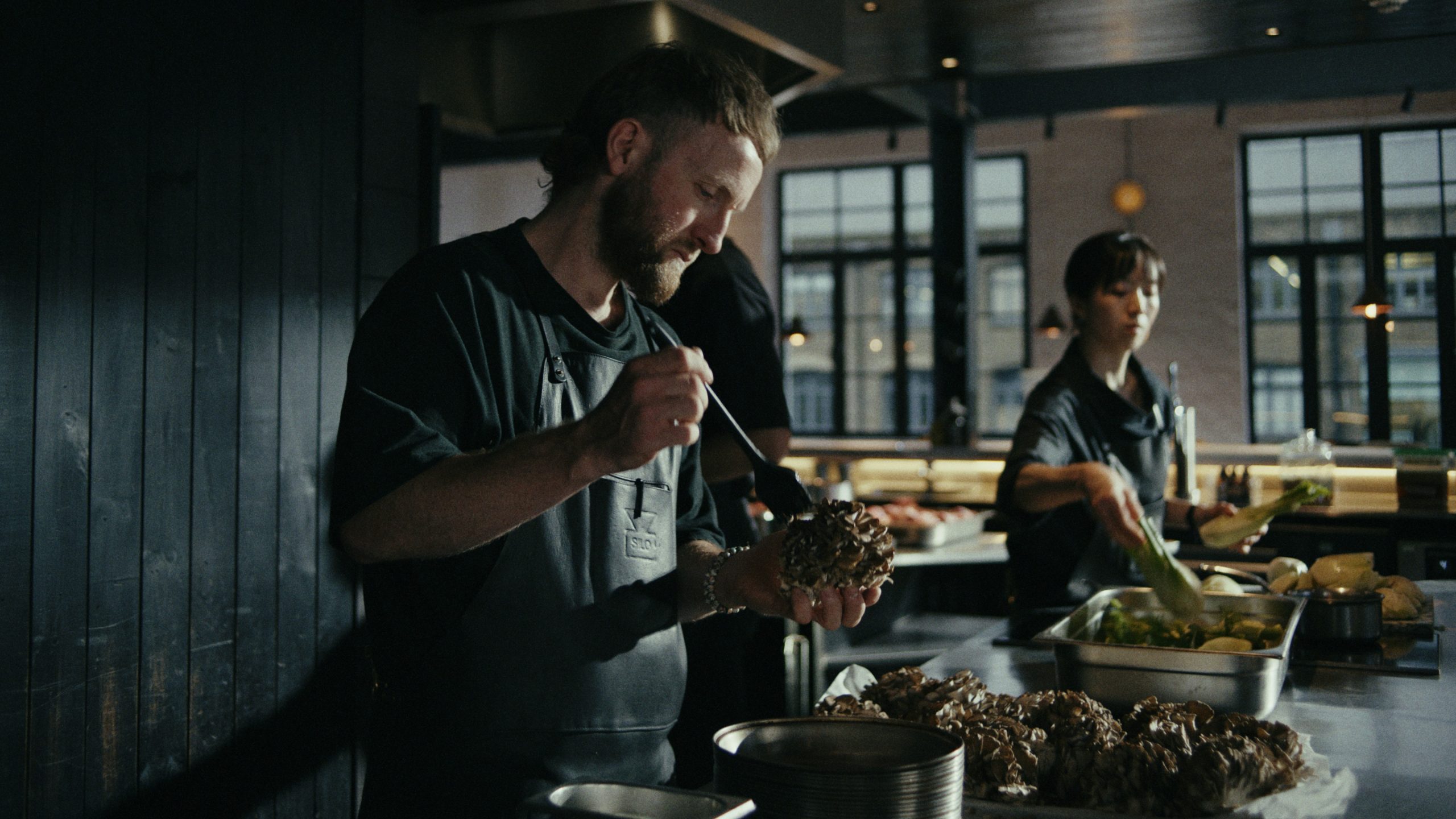 шеф-повар Дуглас Макмастер объясняет, почему еду нельзя выбрасывать впустую