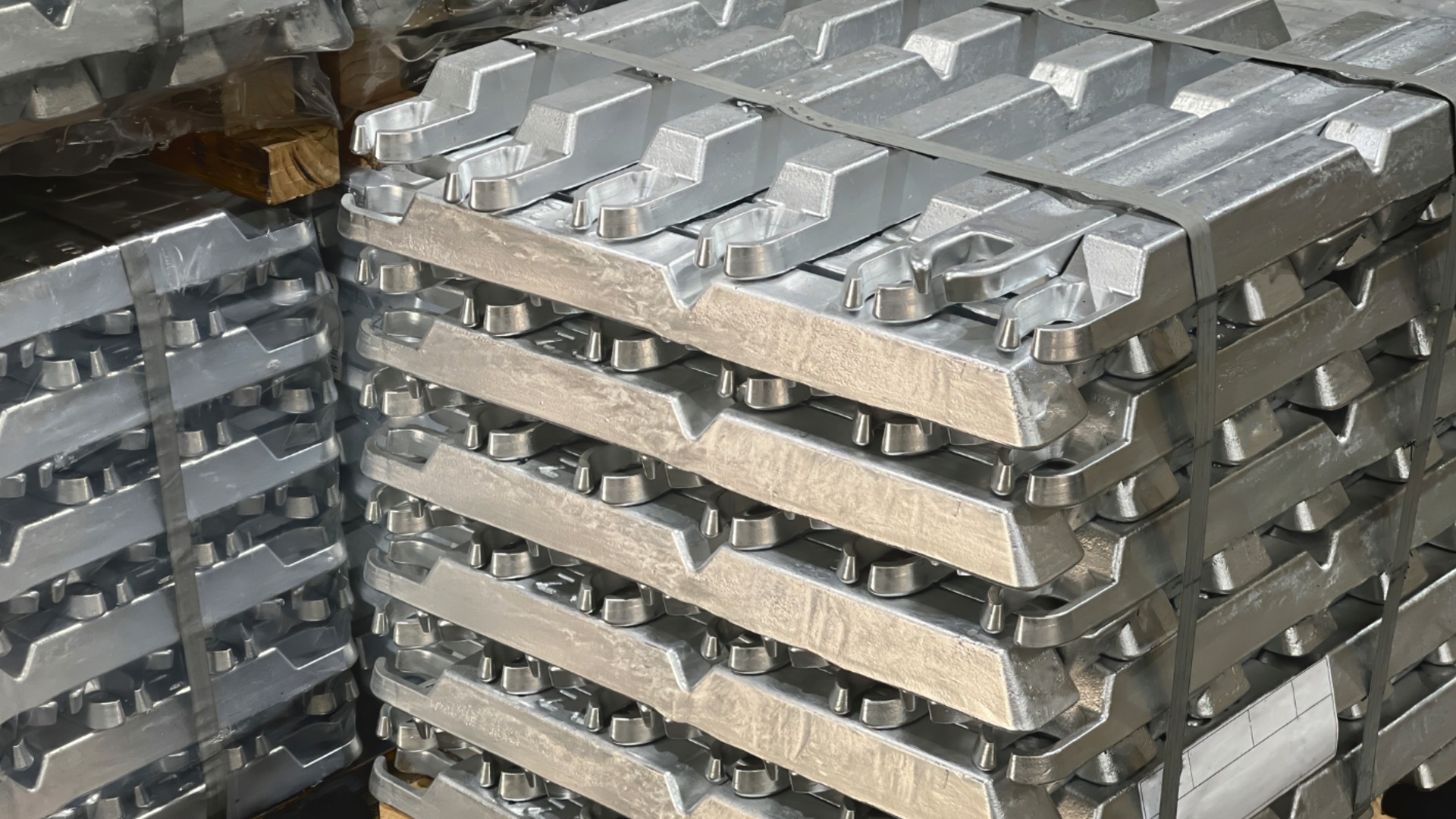 Война ударила по алюминиевому рынку