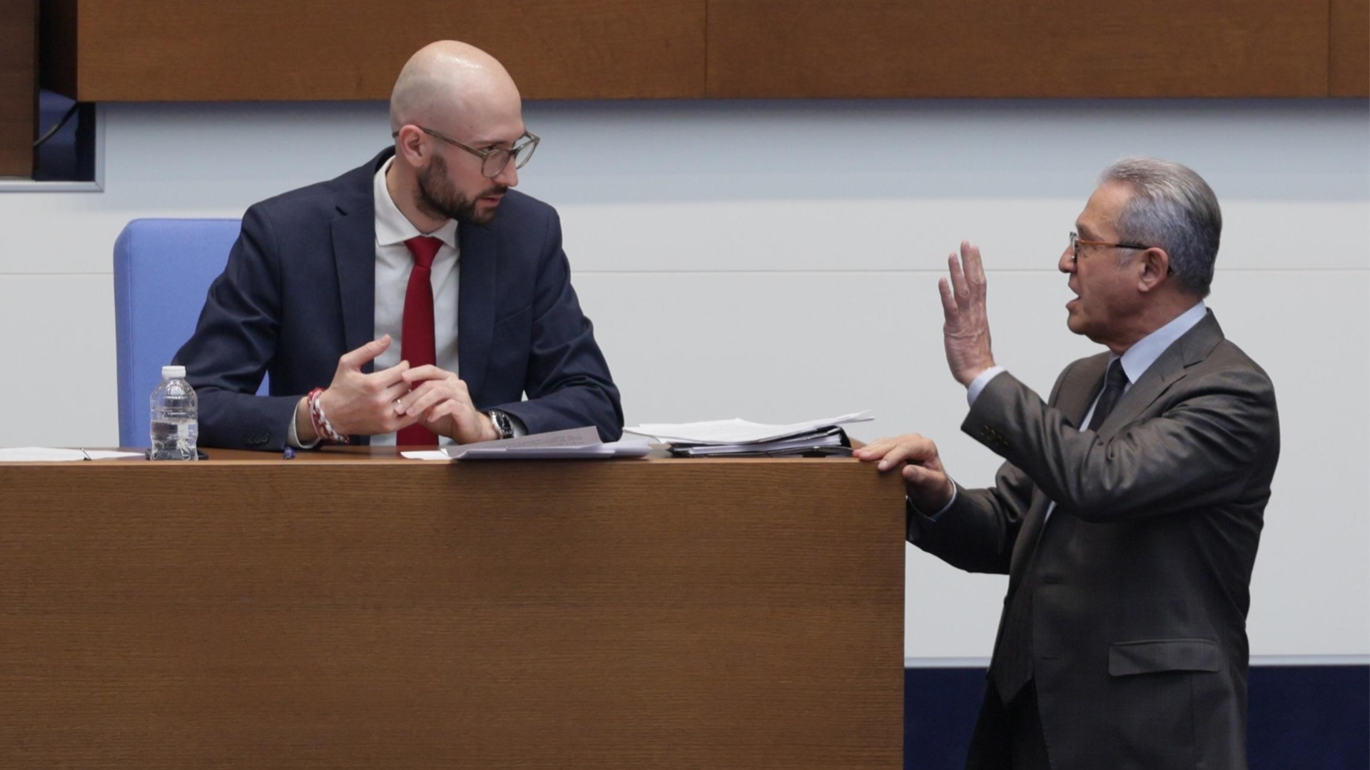 Парламент принял второй продленный бюджет