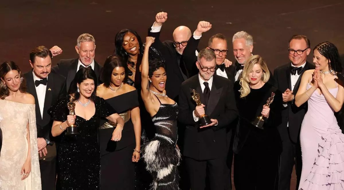Оскар 2026 – полный список победителей. Гала-концерт ознаменовался фильмами «Одна битва за другой», «Грешники», Майклом Б. Джорданом, Джесси Бакли и румынским короткометражным фильмом «Два человека, обменивающихся слюной».