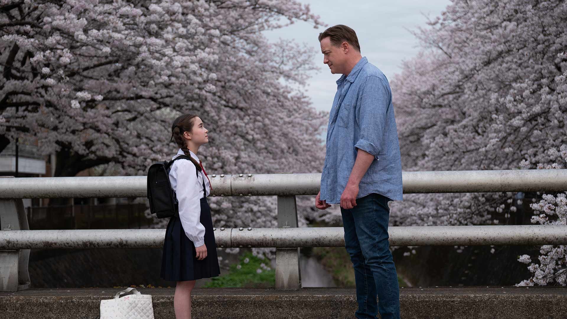 «Прокатная семья» — фильм, который превращает одиночество в неожиданную форму нежности. Зачем смотреть драму с Бренданом Фрейзером ОБЗОР