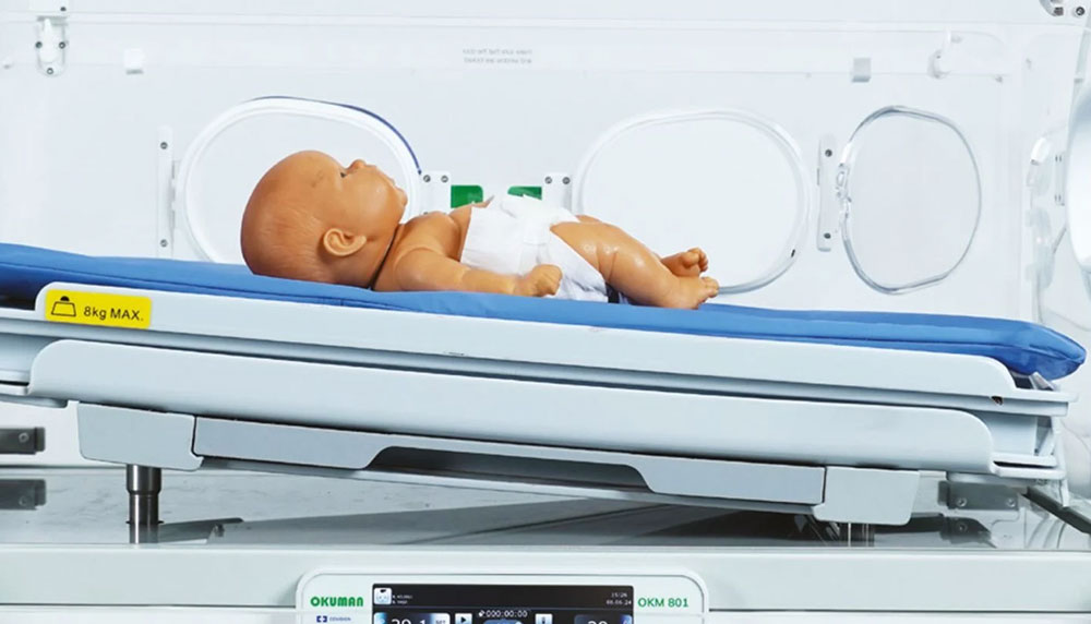 Украинские медучреждения получили 50 инкубаторов для новорожденных