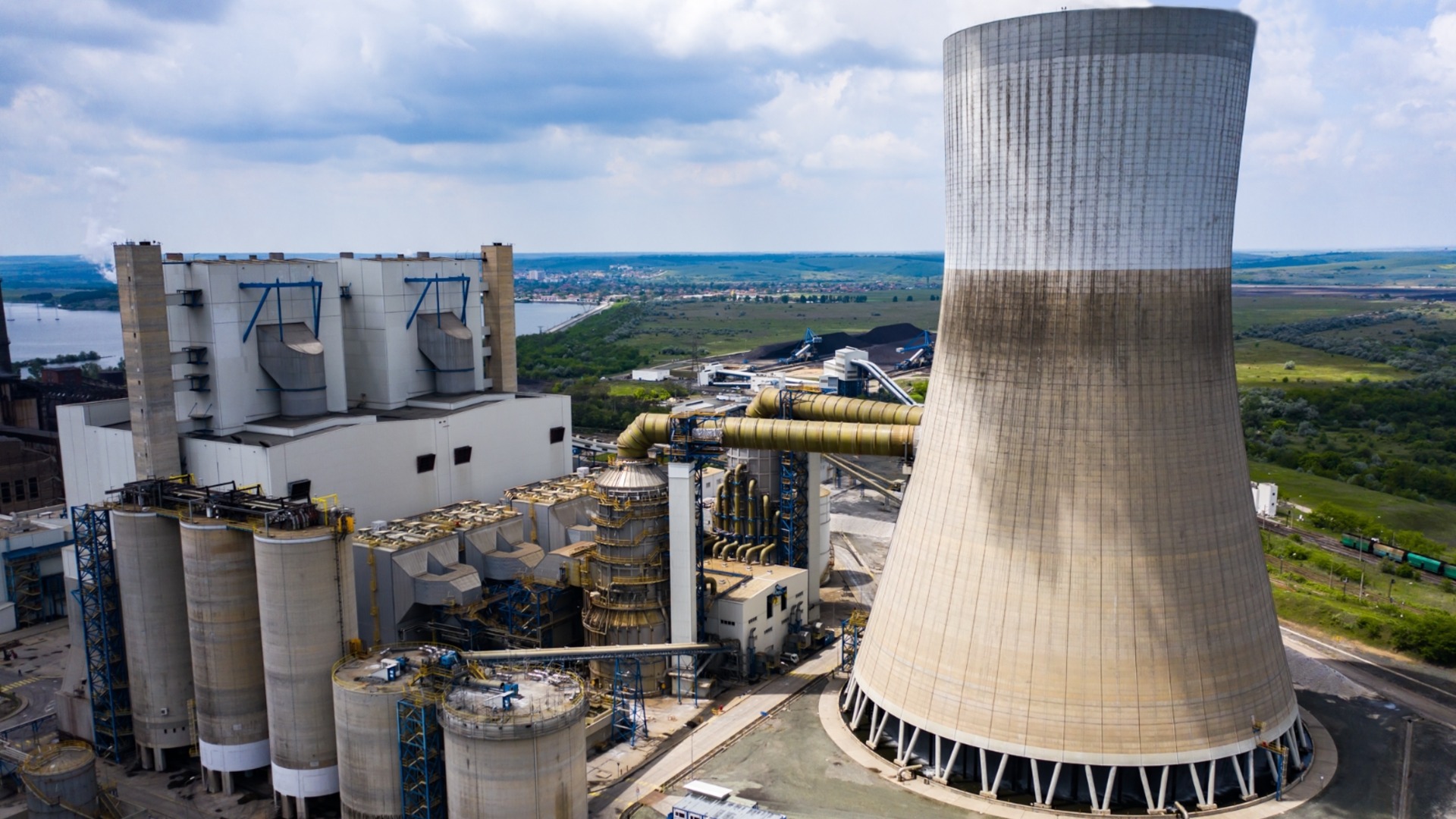 «Новые похороны в болгарской энергетике»: Нашу самую современную ТЭЦ вот-вот закроют, говорит эксперт