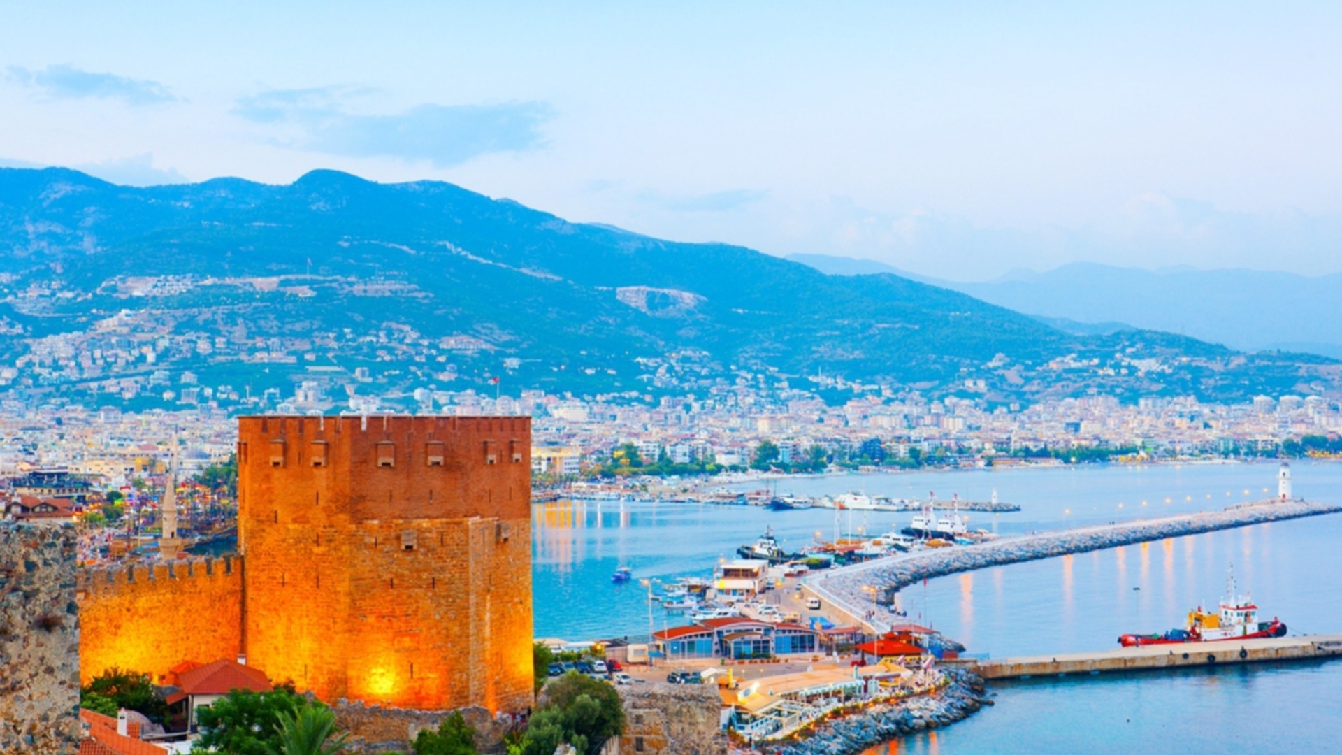 Из-за кризиса на Ближнем Востоке: Обвал туристических заказов в Турции