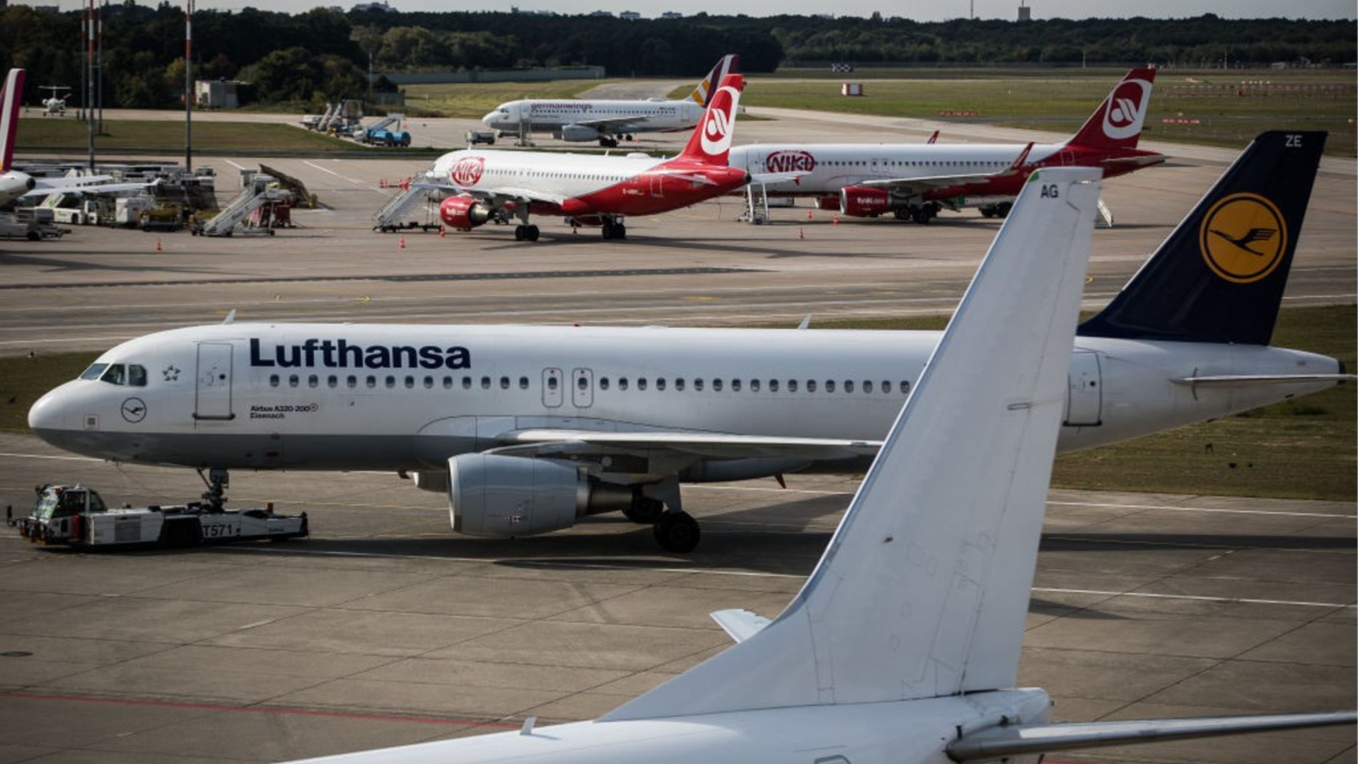 Lufthansa этим летом отменяет 20 000 рейсов из-за роста цен на авиакеросин