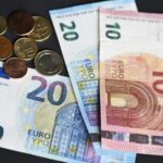 Валютные рынки разворачиваются: евро удивляет доллар