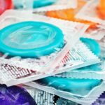 Война в Иране добралась и до спальни: презервативы дорожают