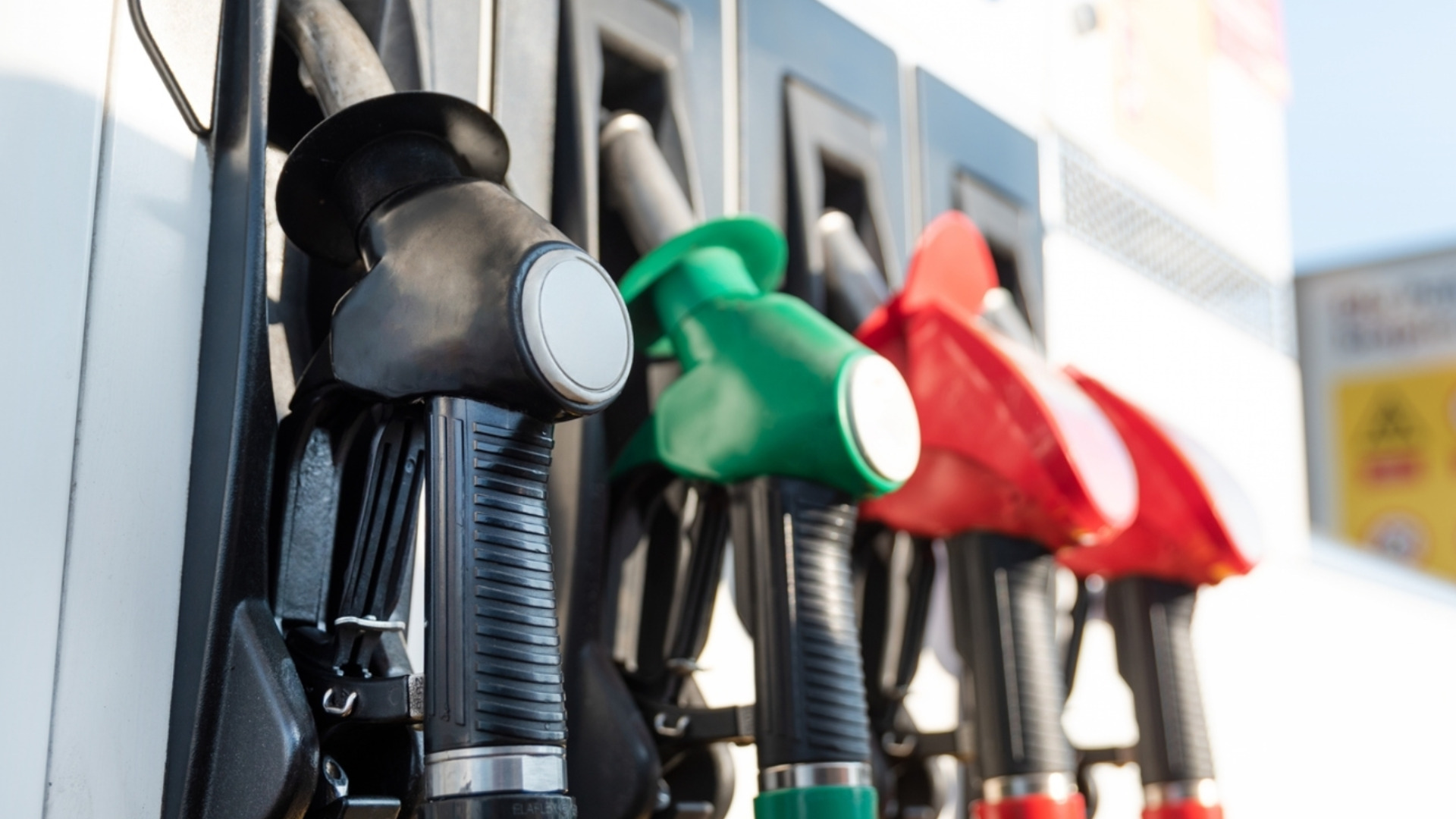 Суд и государство заплатят из-за цен на топливо: Есть такая опасность