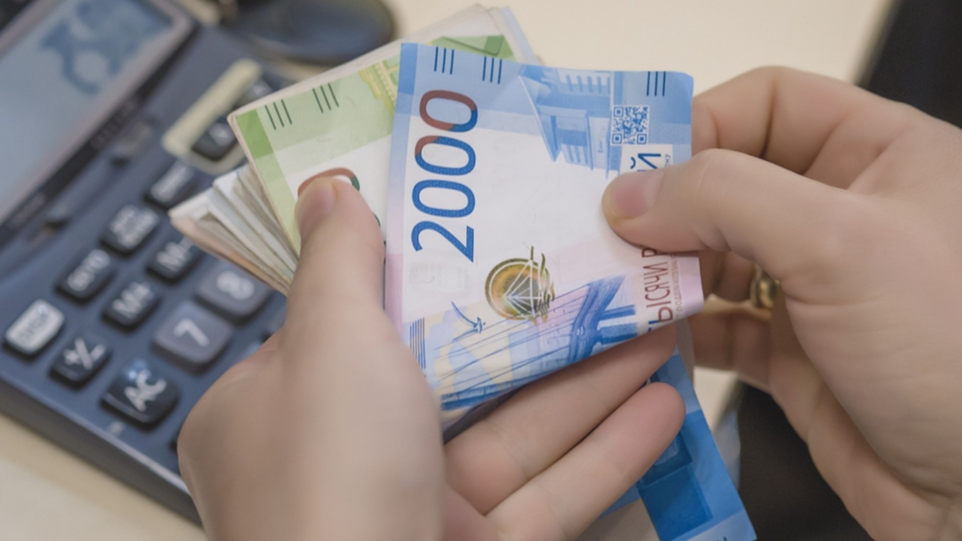 Нет денег на зарплаты: в России планируют массовые увольнения