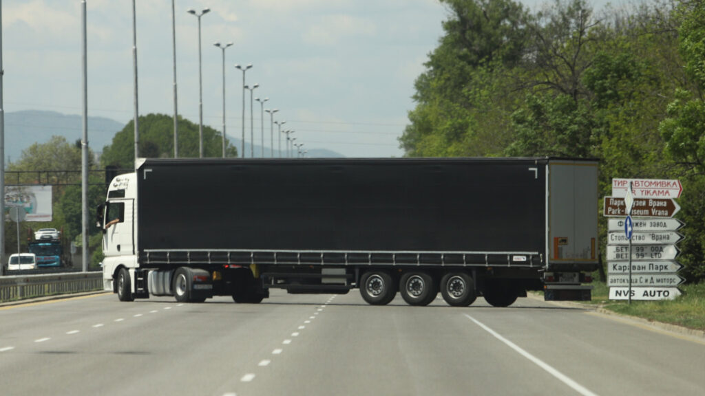 100 миллионов евро перевозчикам из-за дорогого топлива: на данный момент импульс протеста подавлен