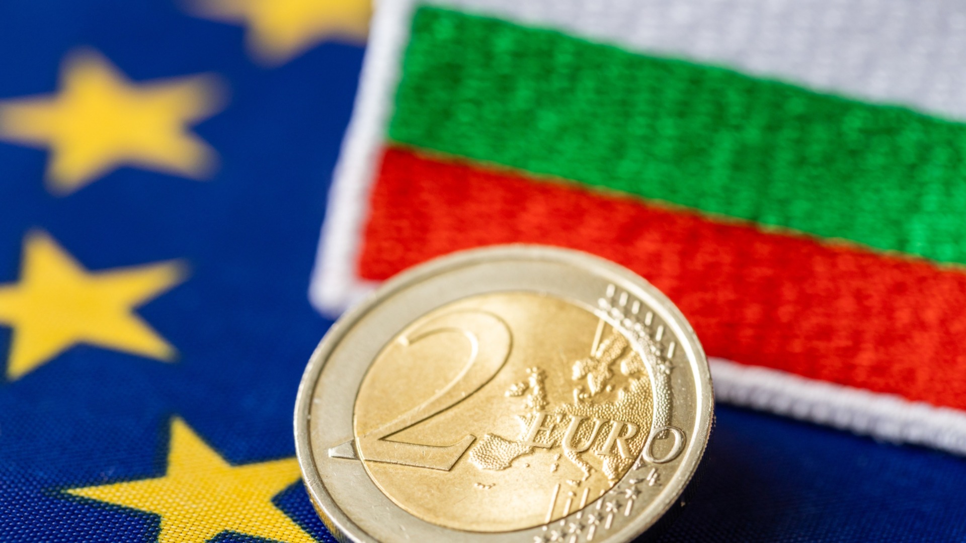 «Болгария приняла евро с фальсифицированными данными»: Евростат указал на наш реальный дефицит и теперь требуют нового референдума*